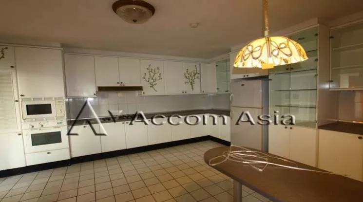4  3 br Apartment For Rent in Sukhumvit ,Bangkok BTS Phrom Phong at Pet friendly - High rise Apartment 1029401