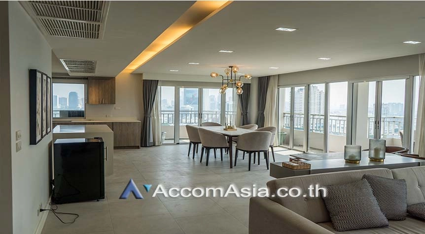  2 Bedrooms  Condominium For Rent in Sathorn, Bangkok  near BTS Sala Daeng - MRT Lumphini (AA19681)