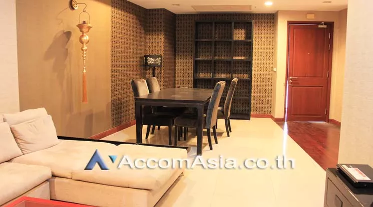 unit 2 Bedrooms  Condominium For Rent in Ploenchit, Bangkok  near BTS Ratchadamri (AA19701)