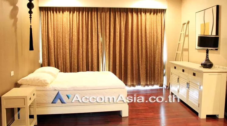 unit 2 Bedrooms  Condominium For Rent in Ploenchit, Bangkok  near BTS Ratchadamri (AA19701)