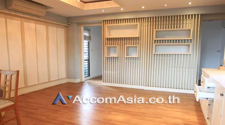  1  8 br Townhouse For Rent in Ratchadaphisek ,Bangkok  AA19708