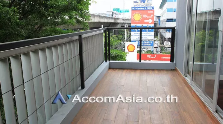 15  8 br Townhouse For Rent in Ratchadaphisek ,Bangkok  AA19708