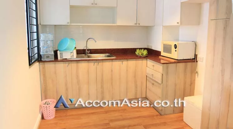 5  8 br Townhouse For Rent in Ratchadaphisek ,Bangkok  AA19708