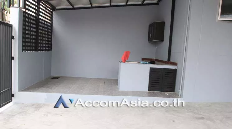 6  8 br Townhouse For Rent in Ratchadaphisek ,Bangkok  AA19708