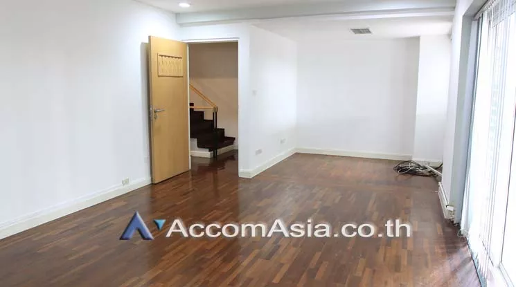 10  8 br Townhouse For Rent in Ratchadaphisek ,Bangkok  AA19708