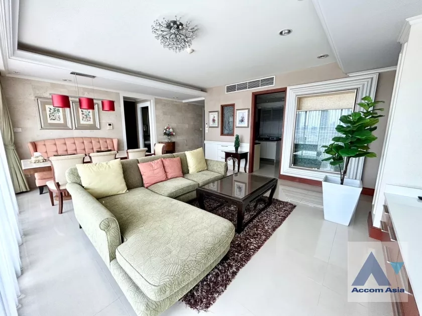  3 Bedrooms  Condominium For Rent in Charoennakorn, Bangkok  near BTS Krung Thon Buri (AA19716)