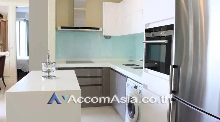  2 Bedrooms  Condominium For Rent in Ploenchit, Bangkok  near BTS Chitlom (AA19759)