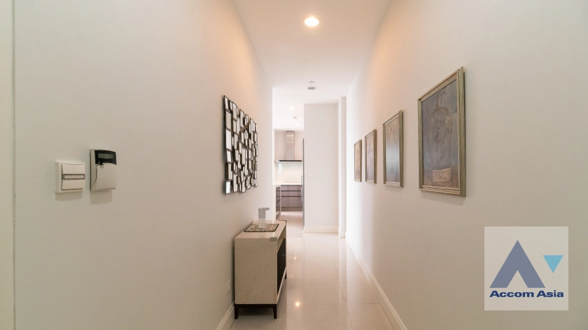 unit 2 Bedrooms  Condominium For Rent & Sale in Ploenchit, Bangkok  near BTS Chitlom (AA19761)