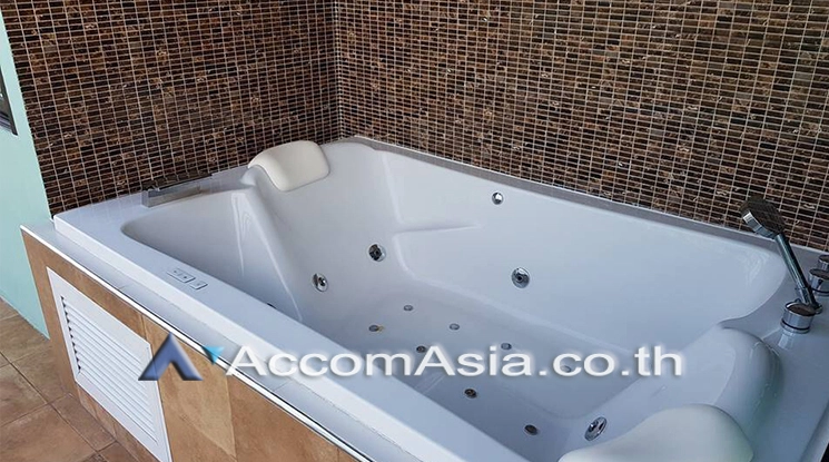 10  2 br Condominium for rent and sale in Sukhumvit ,Bangkok BTS Nana at Lake Green AA19781