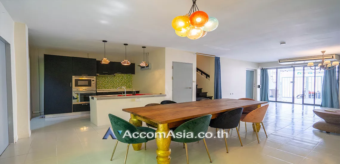 Home Office |  4 Bedrooms  House For Rent in Sukhumvit, Bangkok  near BTS Phrom Phong (AA19790)