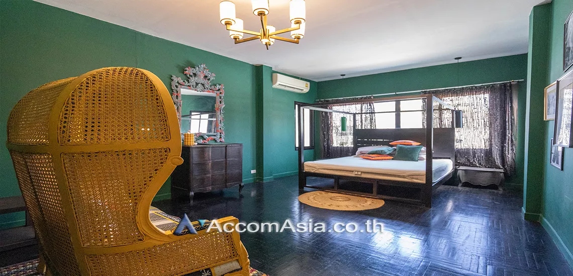 unitHome Office |  4 Bedrooms  House For Rent & Sale in Sukhumvit, Bangkok  near BTS Phrom Phong (AA19790)