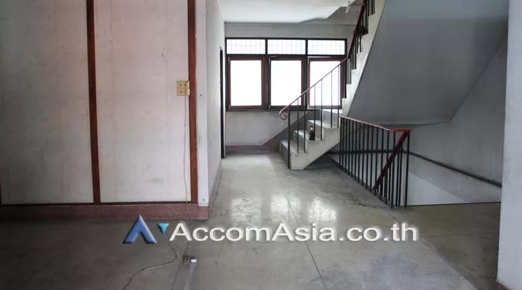  1  Shophouse For Rent in Sukhumvit ,Bangkok BTS On Nut AA19820
