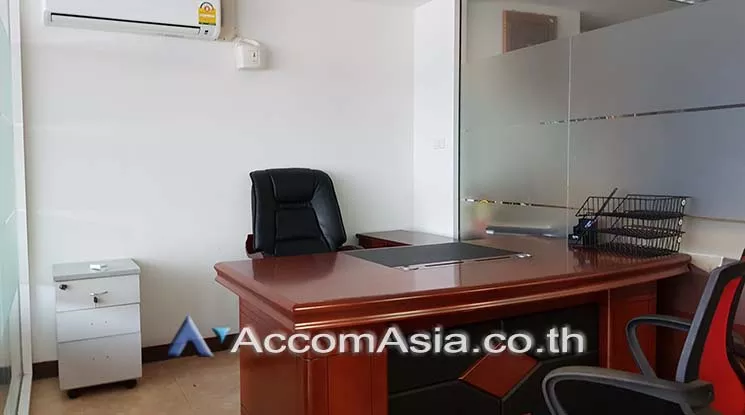 unit Office space For Rent in Silom, Bangkok  near BTS Chong Nonsi (AA19838)