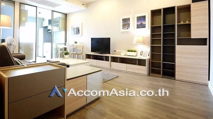 unit 1 Bedroom  Condominium For Rent in Silom, Bangkok  near BTS Surasak (AA19848)