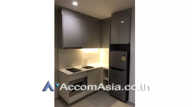  1 Bedroom  Condominium For Rent in Ploenchit, Bangkok  near BTS Ploenchit (AA19860)