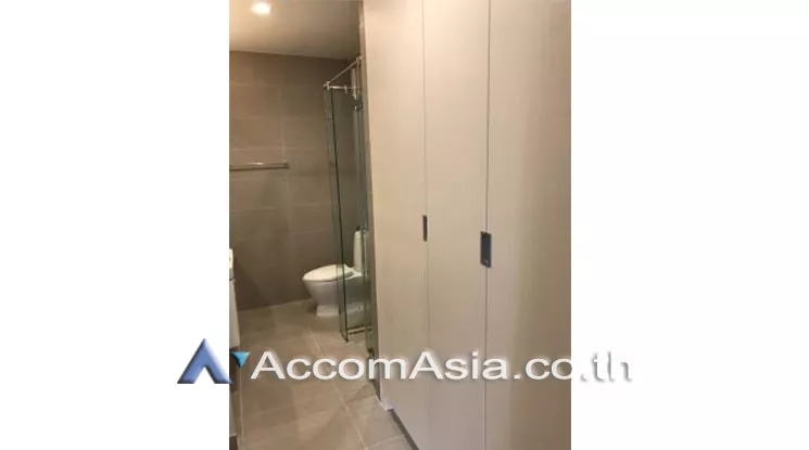 unit 1 Bedroom  Condominium For Rent in Ploenchit, Bangkok  near BTS Ploenchit (AA19860)