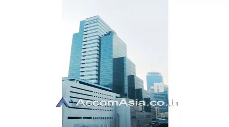 Split-type Air |  Silom Complex Office space  for Rent BTS Sala Daeng in Silom Bangkok