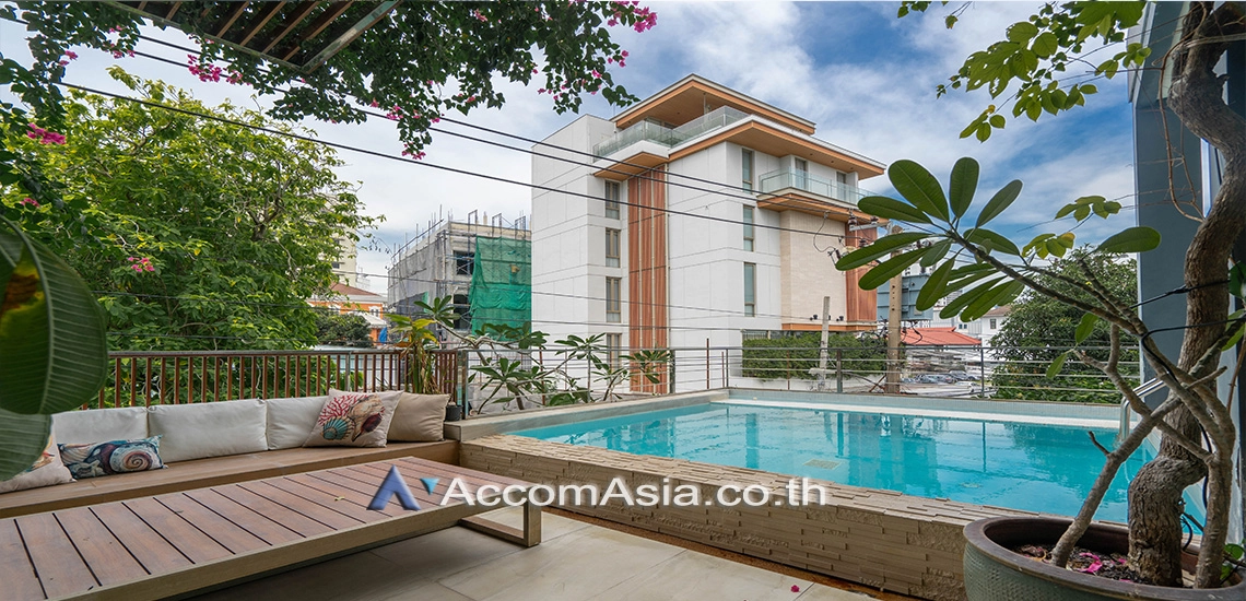 4  5 br House for rent and sale in sukhumvit ,Bangkok BTS Ekkamai - BTS Phra khanong AA19942