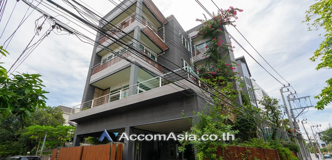34  5 br House for rent and sale in sukhumvit ,Bangkok BTS Ekkamai - BTS Phra khanong AA19942