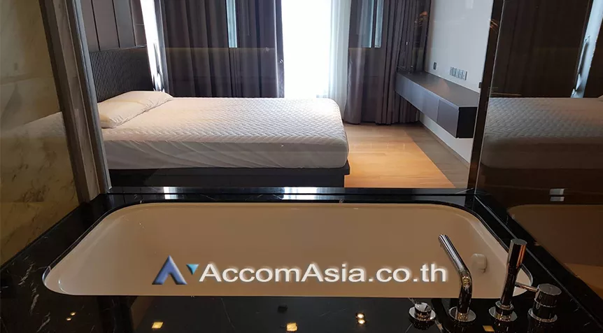  1 Bedroom  Condominium For Rent & Sale in Silom, Bangkok  near MRT Lumphini (AA19961)
