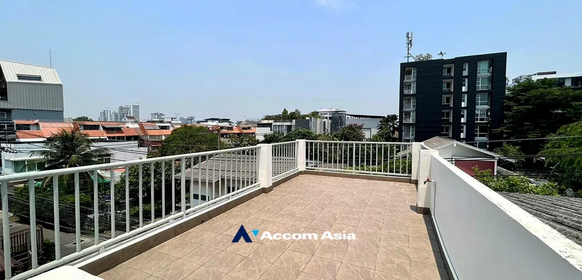 13  5 br Townhouse For Rent in Sukhumvit ,Bangkok BTS Ekkamai AA19964