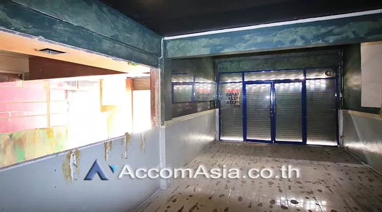 4  Shophouse For Rent in Sukhumvit ,Bangkok BTS Ekkamai AA19975