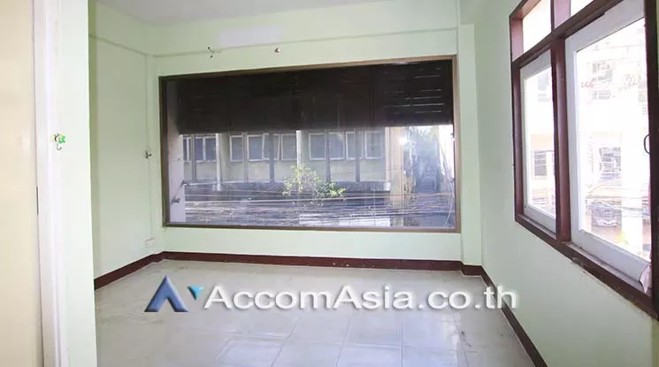 10  Shophouse For Rent in Sukhumvit ,Bangkok BTS Ekkamai AA19975