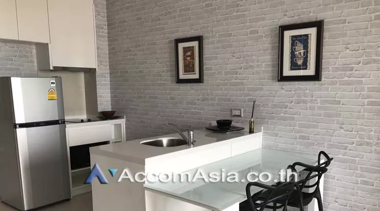 unit 1 Bedroom  Condominium For Rent in Sukhumvit, Bangkok  near BTS Ekkamai (AA20017)