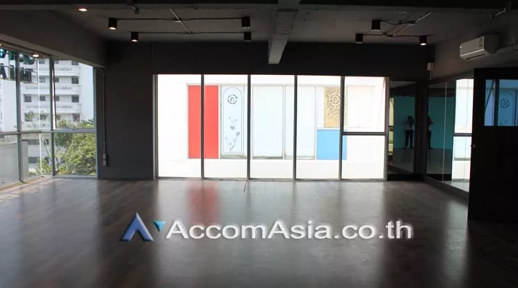 unit Retail / showroom For Rent in Sukhumvit, Bangkok  near BTS Thong Lo (AA20041)