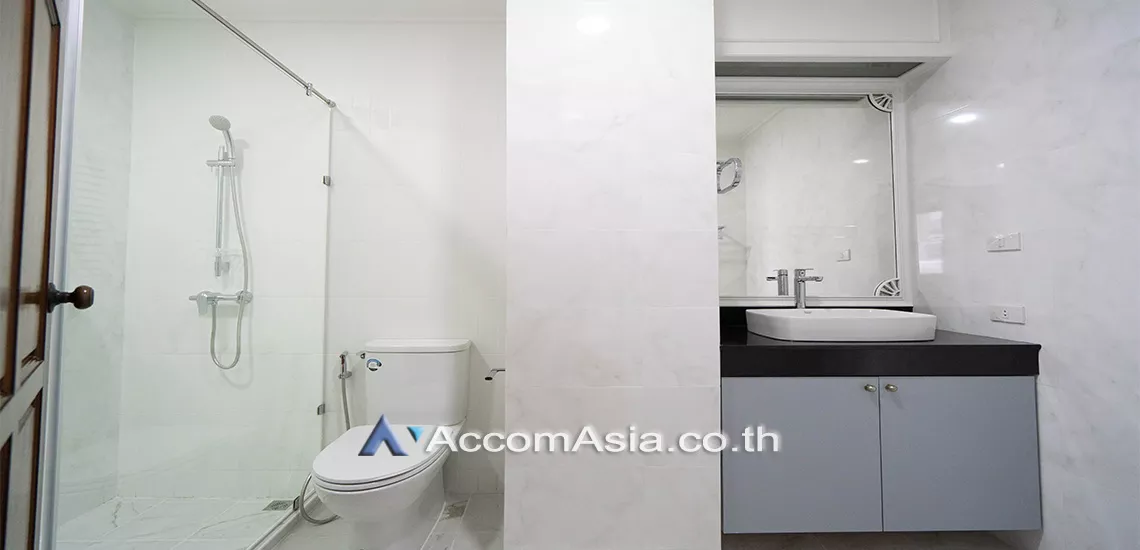 8  3 br Apartment For Rent in Sukhumvit ,Bangkok BTS Asok - MRT Sukhumvit at Family-Friendly 360 SQ.M. Residence Near Terminal 21 AA20054