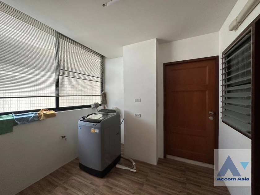 35  3 br Condominium for rent and sale in Sukhumvit ,Bangkok BTS Phrom Phong at Ruamsuk Condominium 2121001