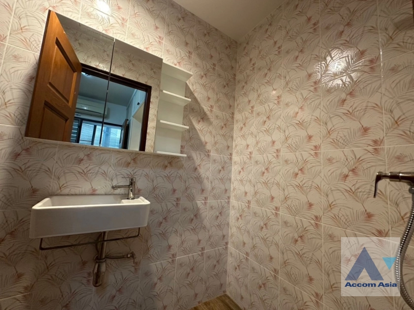 34  3 br Condominium for rent and sale in Sukhumvit ,Bangkok BTS Phrom Phong at Ruamsuk Condominium 2121001