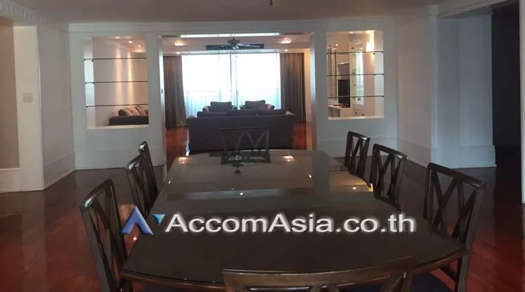  3 Bedrooms  Apartment For Rent in Sukhumvit, Bangkok  near BTS Nana (AA20086)