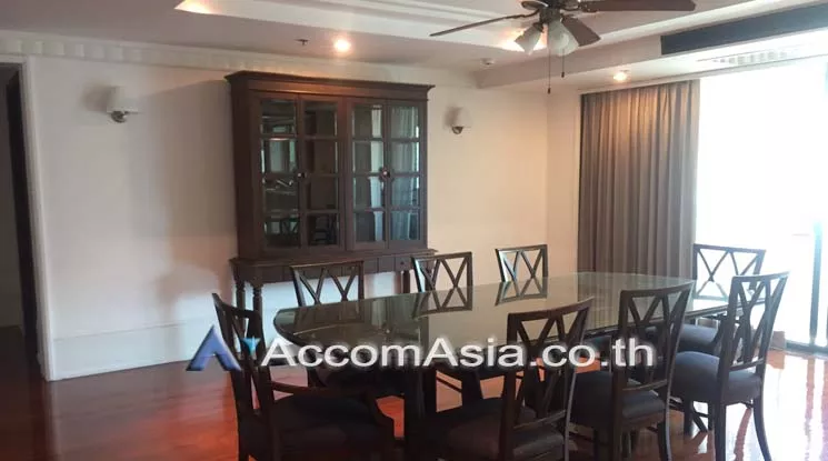  3 Bedrooms  Apartment For Rent in Sukhumvit, Bangkok  near BTS Nana (AA20086)