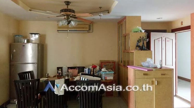  2 Bedrooms  Condominium For Sale in Charoennakorn, Bangkok  near BTS Krung Thon Buri (AA20098)