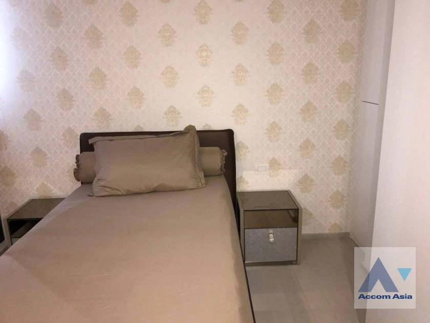 unit 2 Bedrooms  Condominium For Rent in Ploenchit, Bangkok  near BTS Ploenchit (AA20106)