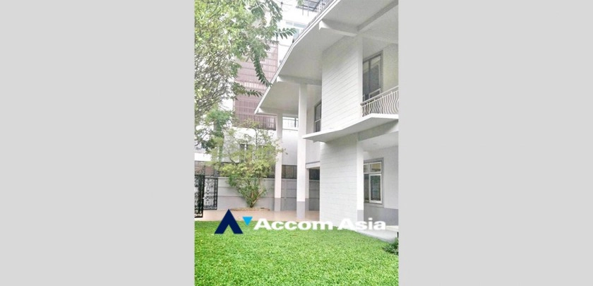  1  3 br House For Rent in Sukhumvit ,Bangkok BTS Nana AA20114