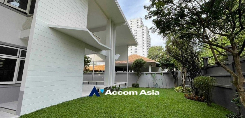 4  3 br House For Rent in Sukhumvit ,Bangkok BTS Nana AA20114