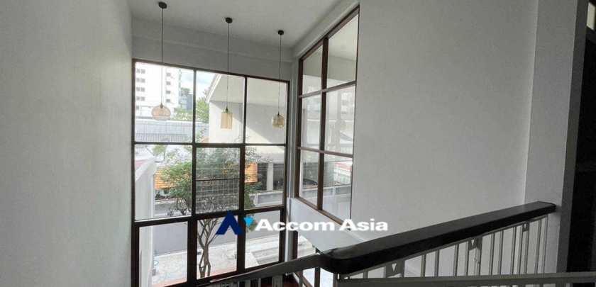 17  3 br House For Rent in Sukhumvit ,Bangkok BTS Nana AA20114