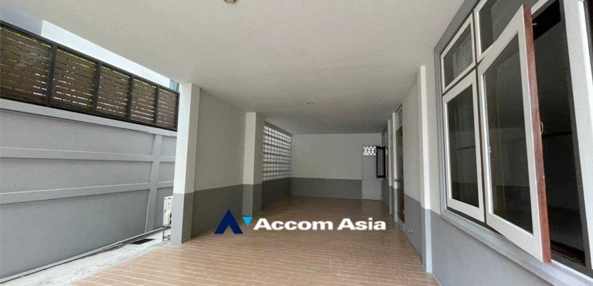 20  3 br House For Rent in Sukhumvit ,Bangkok BTS Nana AA20114