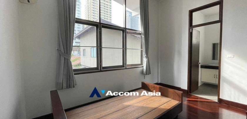 12  3 br House For Rent in Sukhumvit ,Bangkok BTS Nana AA20114