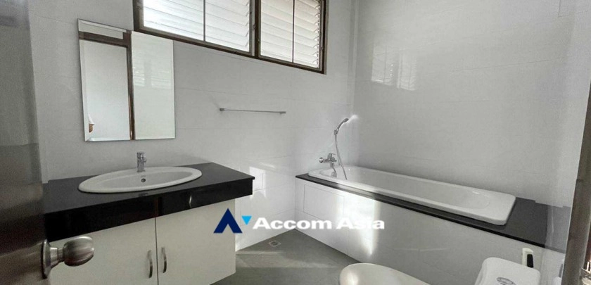 15  3 br House For Rent in Sukhumvit ,Bangkok BTS Nana AA20114