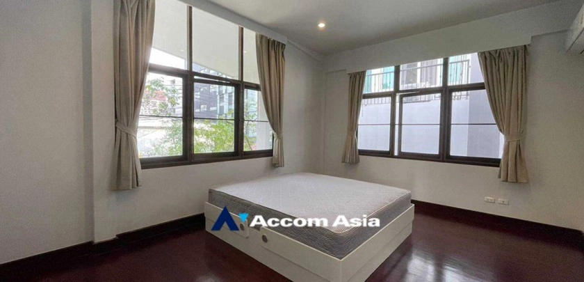 11  3 br House For Rent in Sukhumvit ,Bangkok BTS Nana AA20114