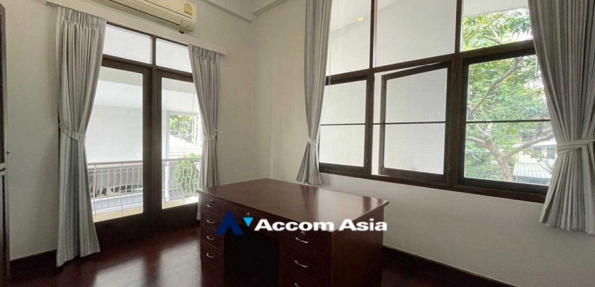 13  3 br House For Rent in Sukhumvit ,Bangkok BTS Nana AA20114