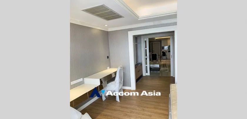 9  1 br Condominium For Rent in Silom ,Bangkok BTS Surasak at Nusa State Tower AA20135