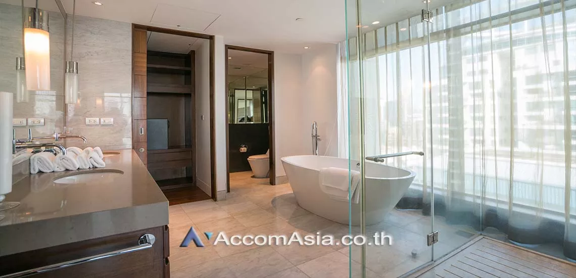 16  4 br Condominium For Rent in Ploenchit ,Bangkok BTS Ratchadamri at The Residences at The St. Regis Bangkok AA20144