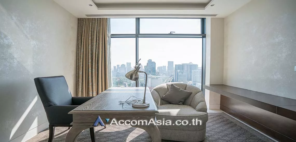 14  4 br Condominium For Rent in Ploenchit ,Bangkok BTS Ratchadamri at The St. Regis Bangkok (Residences) AA20144