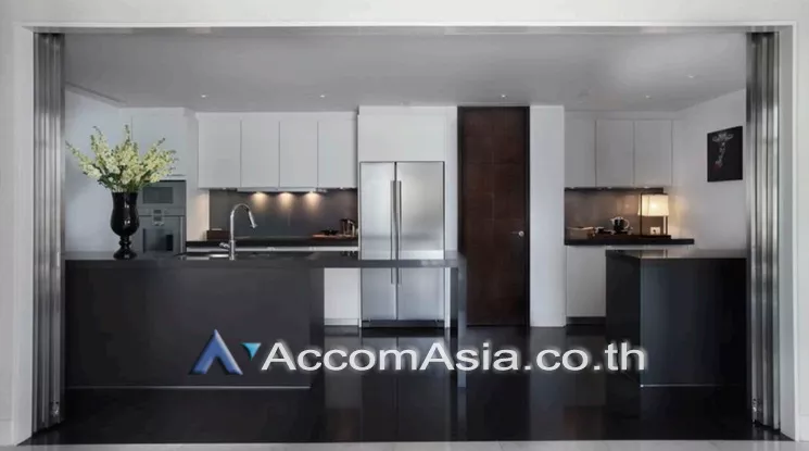 Penthouse |  4 Bedrooms  Condominium For Rent in Ploenchit, Bangkok  near BTS Ratchadamri (AA20146)
