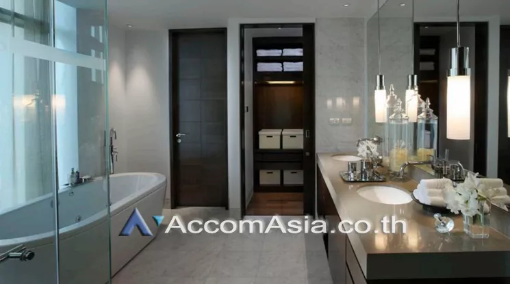 5  4 br Condominium For Rent in Ploenchit ,Bangkok BTS Ratchadamri at The Residences at The St. Regis Bangkok AA20146