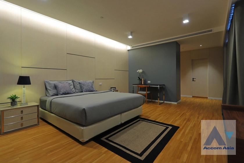 6  2 br Apartment for rent and sale in Sukhumvit ,Bangkok BTS Phrom Phong at High-Rise Serviced Apartment Near The Em District 2121201